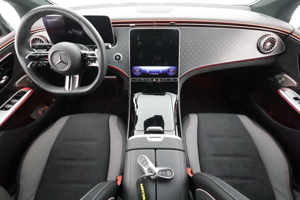 MERCEDES-BENZ EQE 2024