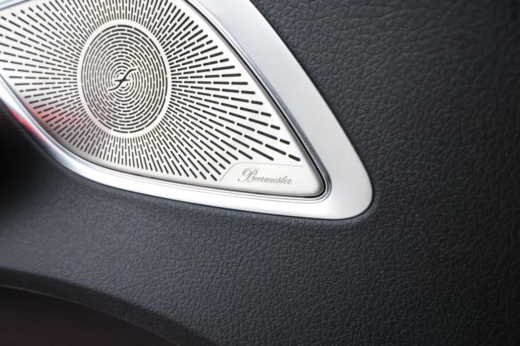 MERCEDES-BENZ EQE 2024