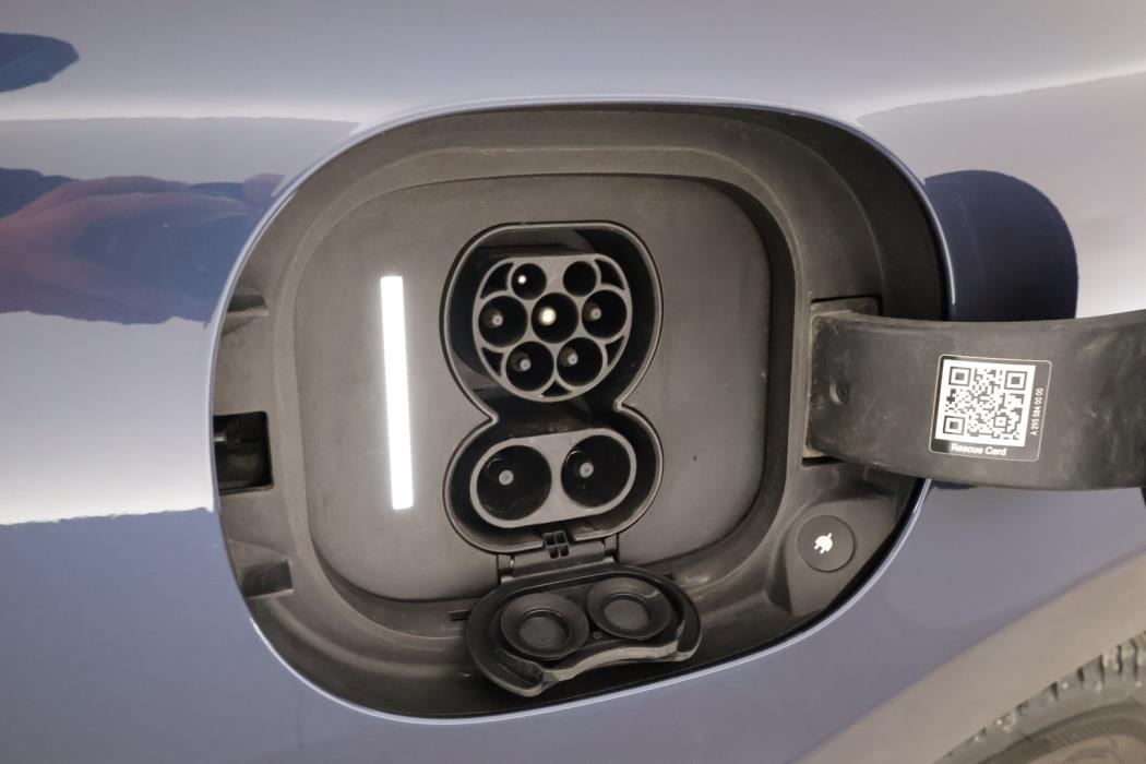 MERCEDES-BENZ EQE 2024