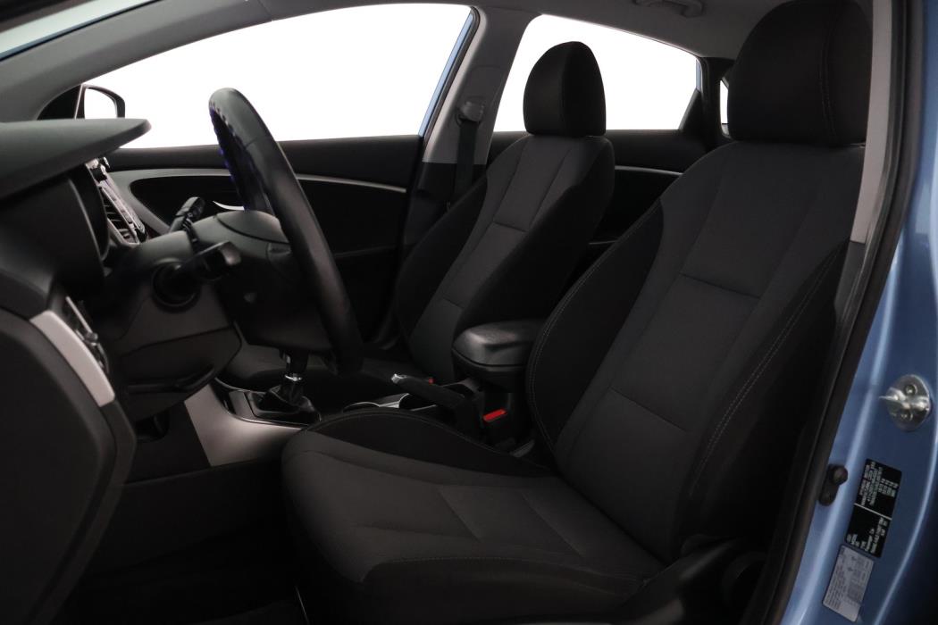 HYUNDAI i30 5d 2012