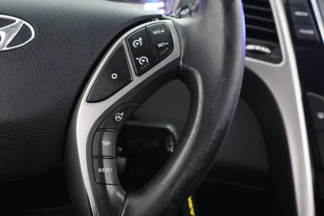 HYUNDAI i30 5d 2012
