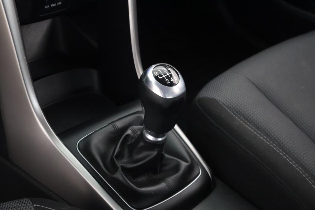 HYUNDAI i30 5d 2012