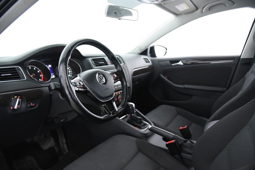 VOLKSWAGEN Jetta 2017