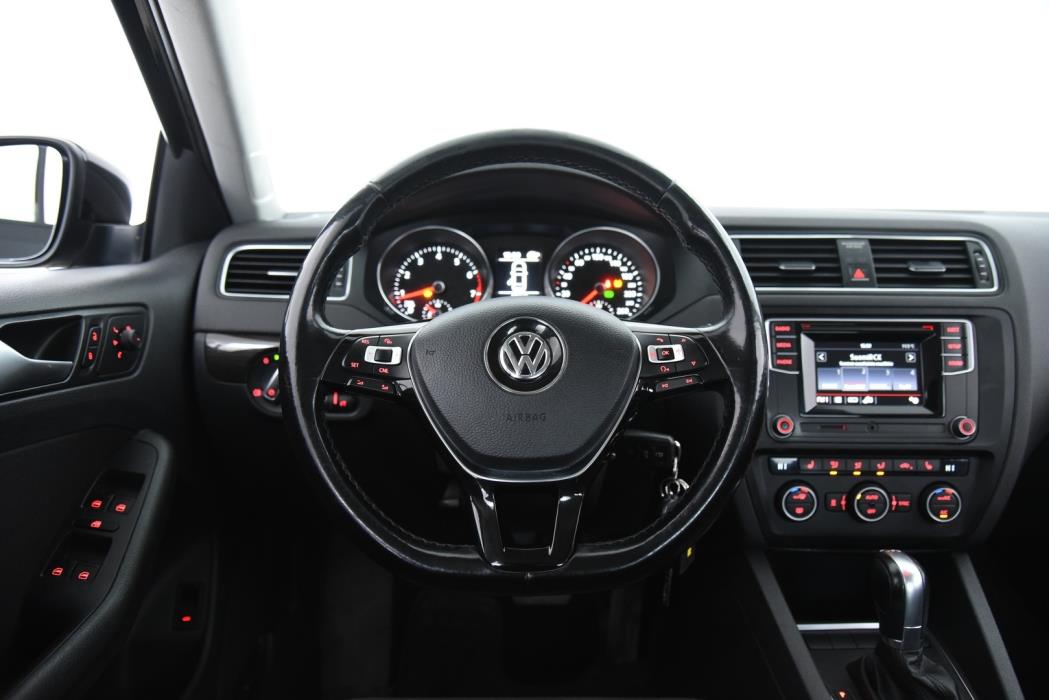 VOLKSWAGEN Jetta 2017