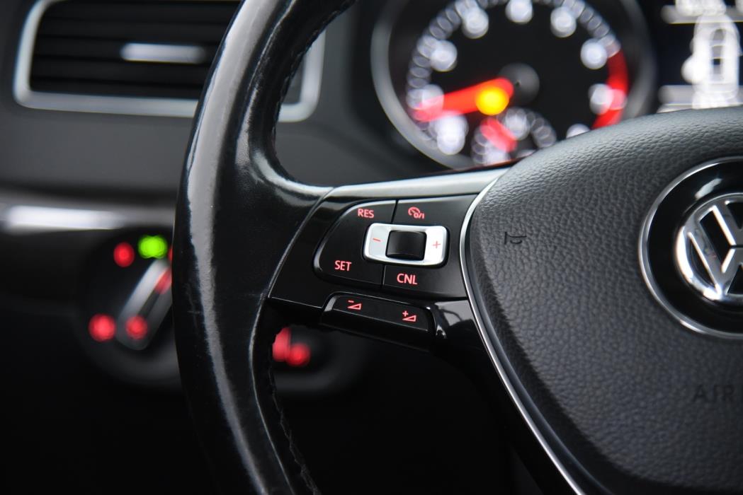 VOLKSWAGEN Jetta 2017