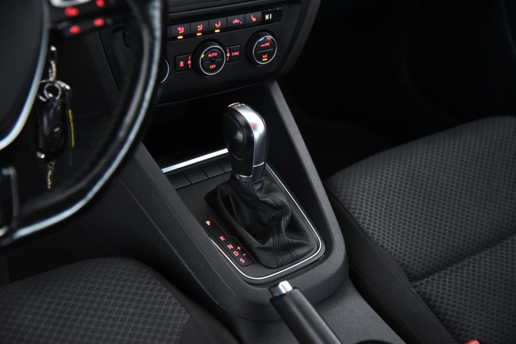 VOLKSWAGEN Jetta 2017