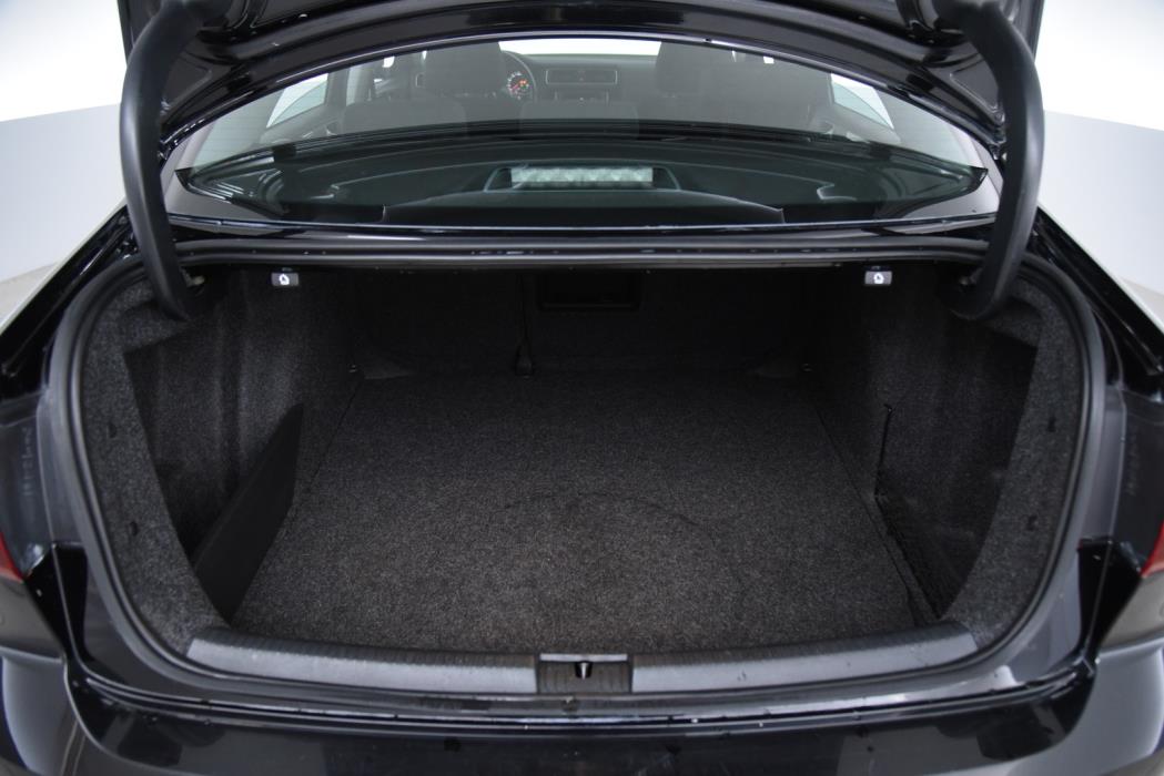 VOLKSWAGEN Jetta 2017