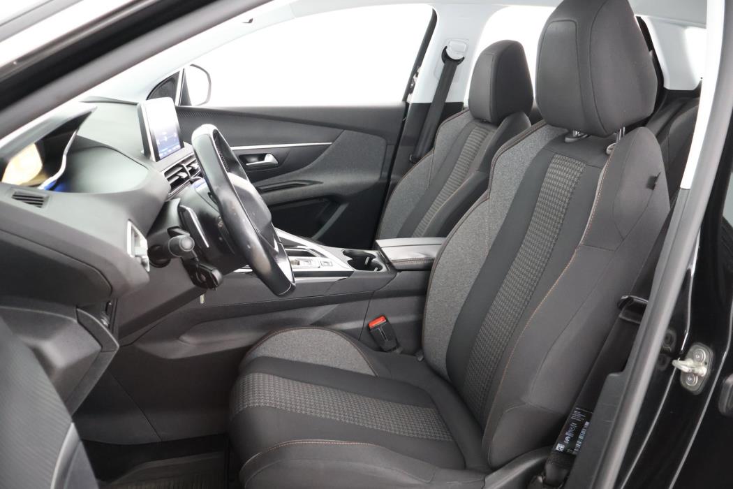 PEUGEOT 3008 2018