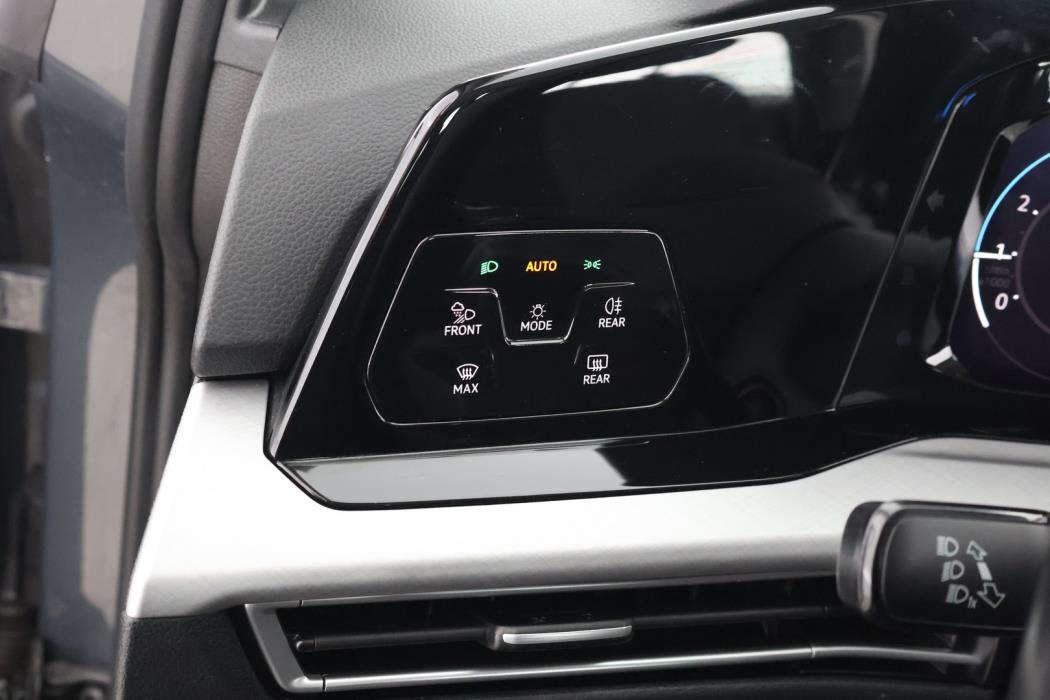 VOLKSWAGEN Golf 2021