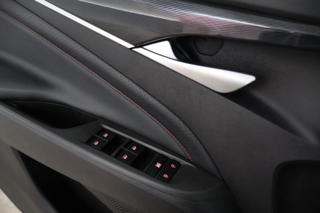 MAXUS Euniq 5 2021