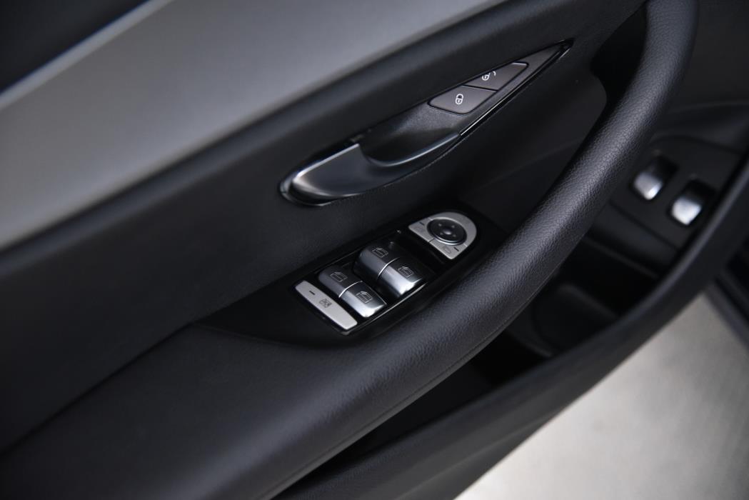 MERCEDES-BENZ E 2020