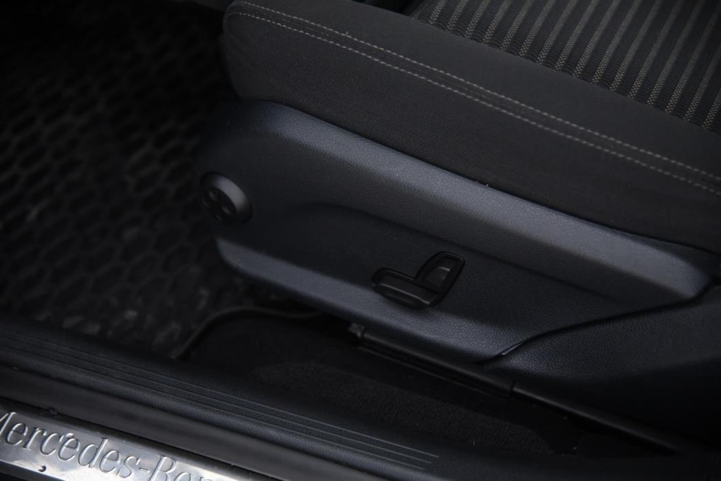 MERCEDES-BENZ E 2020