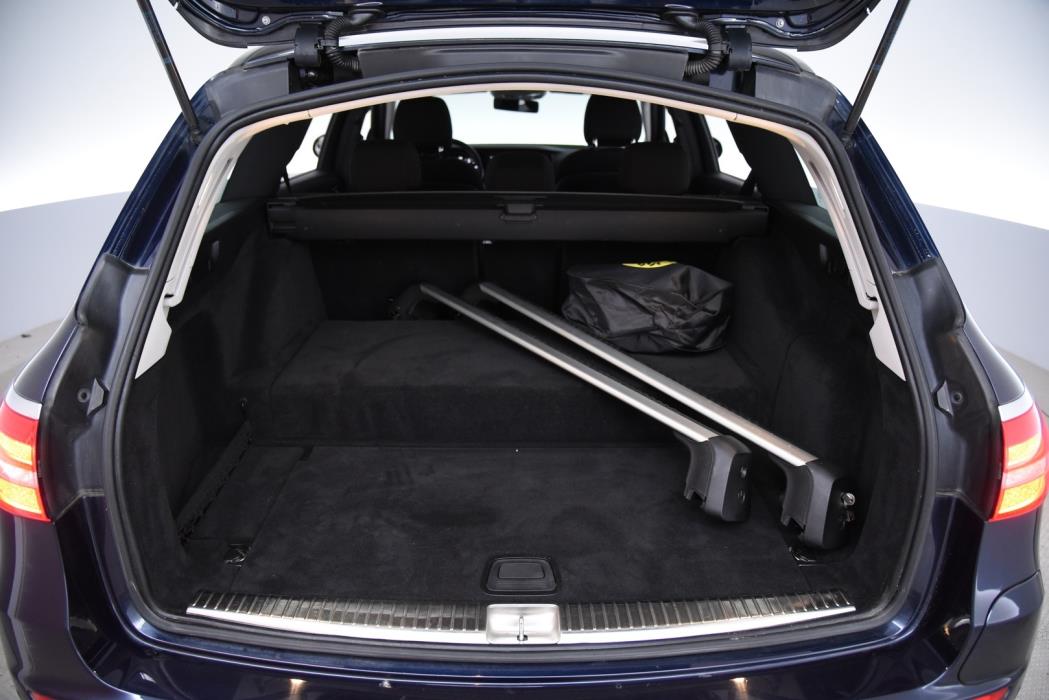 MERCEDES-BENZ E 2020