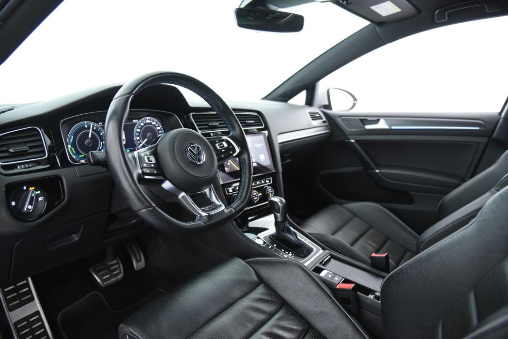 VOLKSWAGEN GOLF 2020