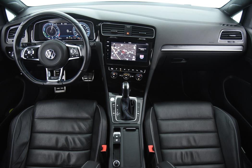 VOLKSWAGEN GOLF 2020