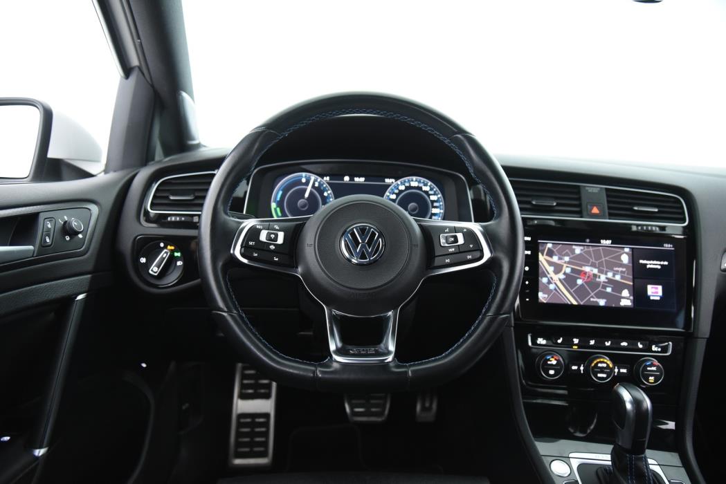 VOLKSWAGEN GOLF 2020