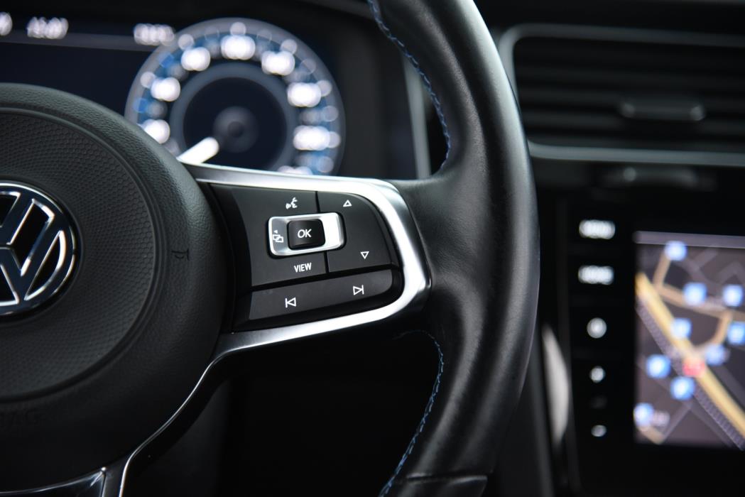 VOLKSWAGEN GOLF 2020