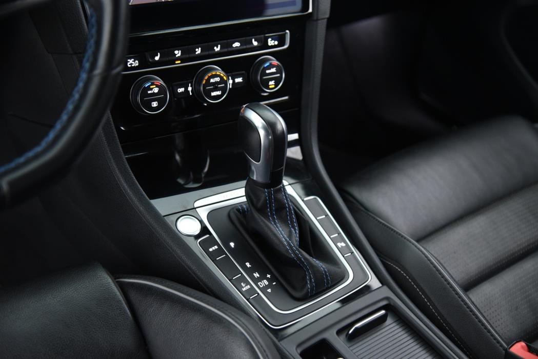 VOLKSWAGEN GOLF 2020