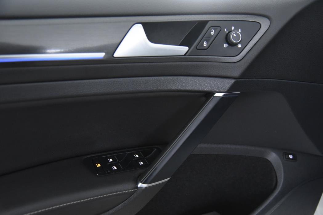 VOLKSWAGEN GOLF 2020