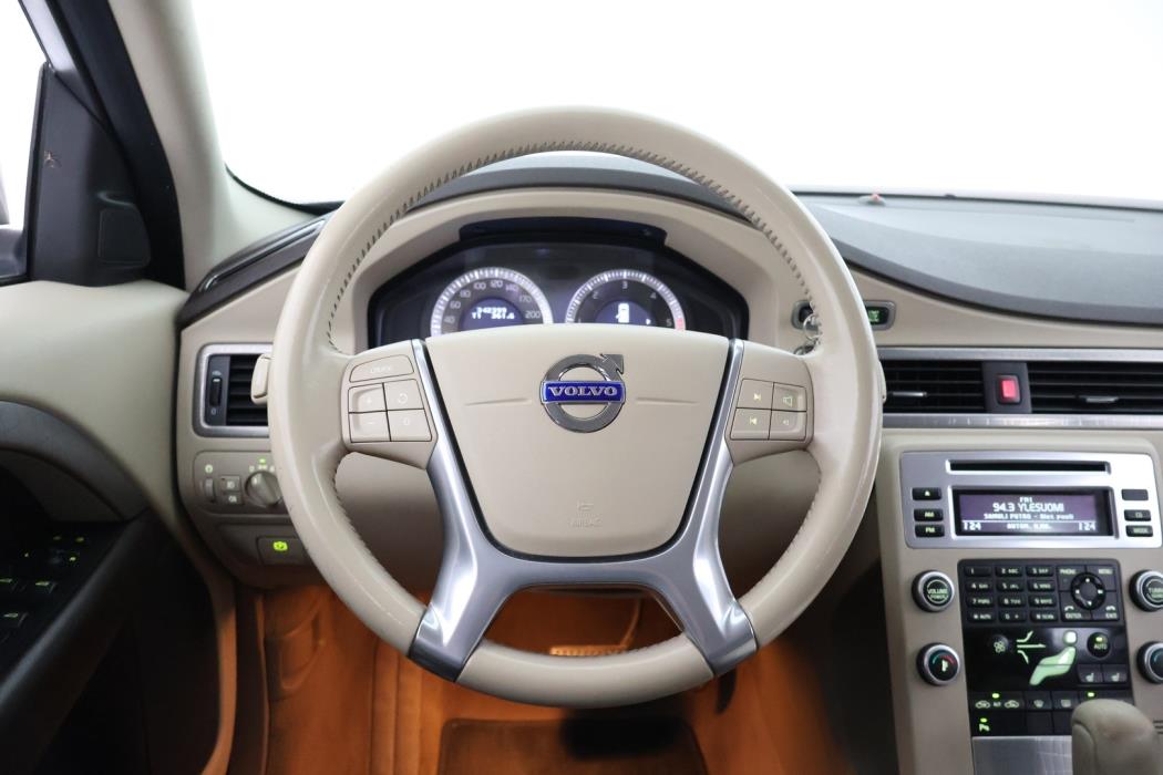 VOLVO XC70 2010