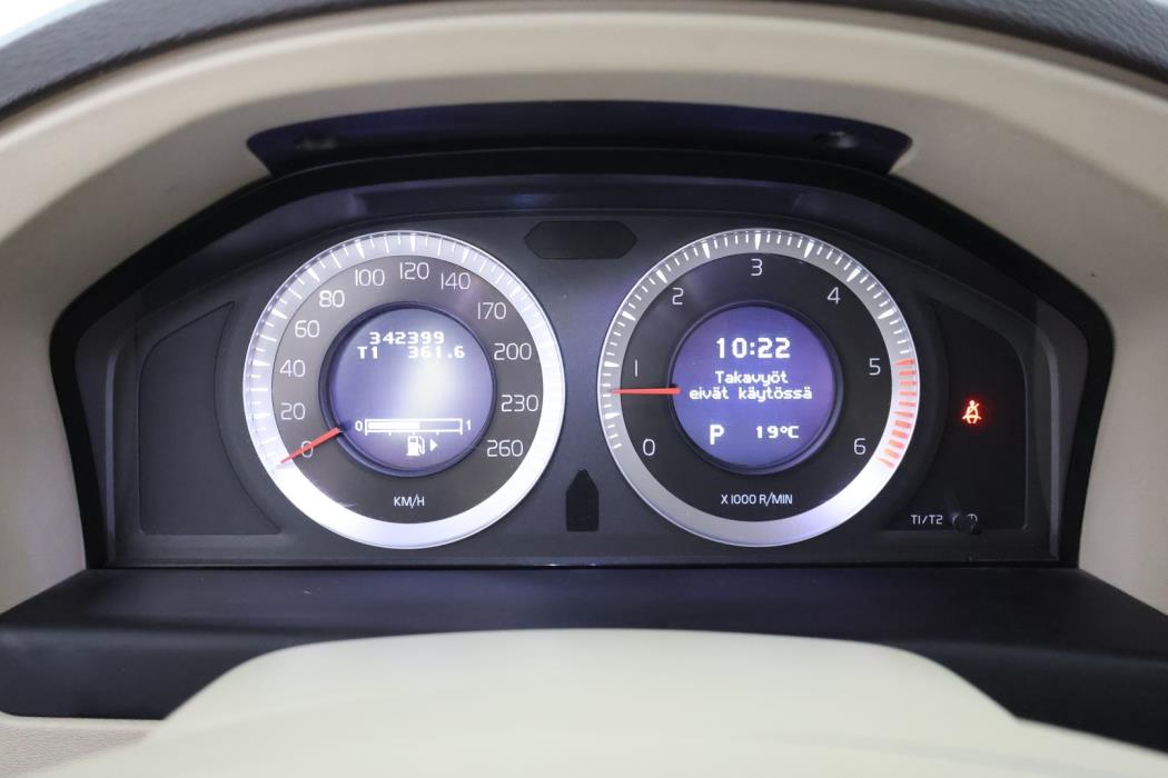 VOLVO XC70 2010