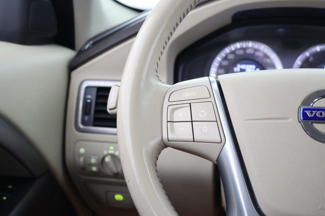 VOLVO XC70 2010