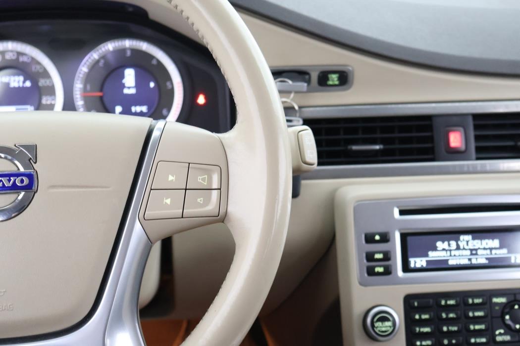 VOLVO XC70 2010