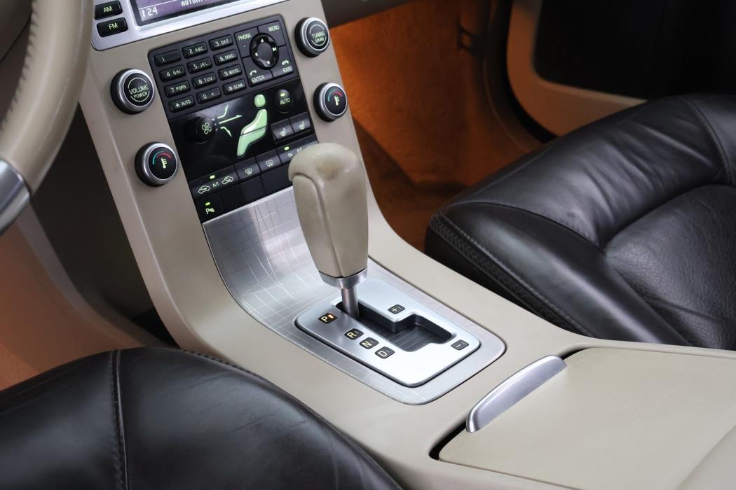 VOLVO XC70 2010