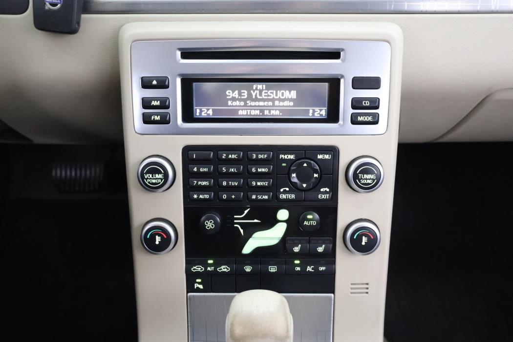 VOLVO XC70 2010