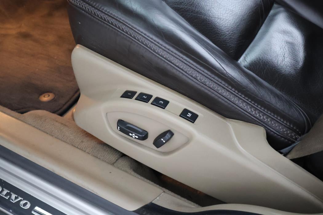 VOLVO XC70 2010
