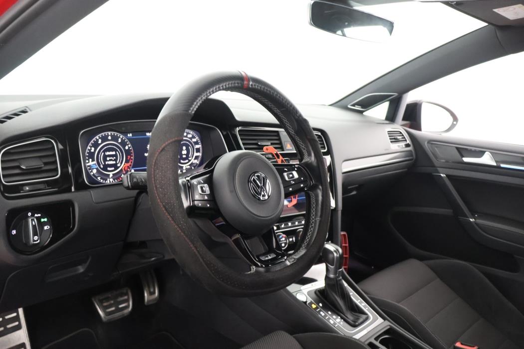 VOLKSWAGEN Golf 2018