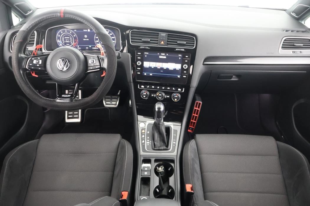 VOLKSWAGEN Golf 2018