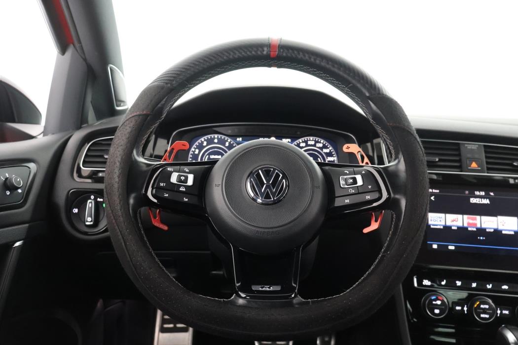 VOLKSWAGEN Golf 2018