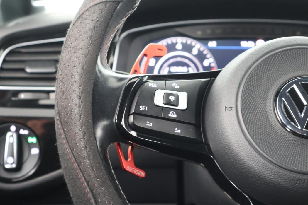 VOLKSWAGEN Golf 2018