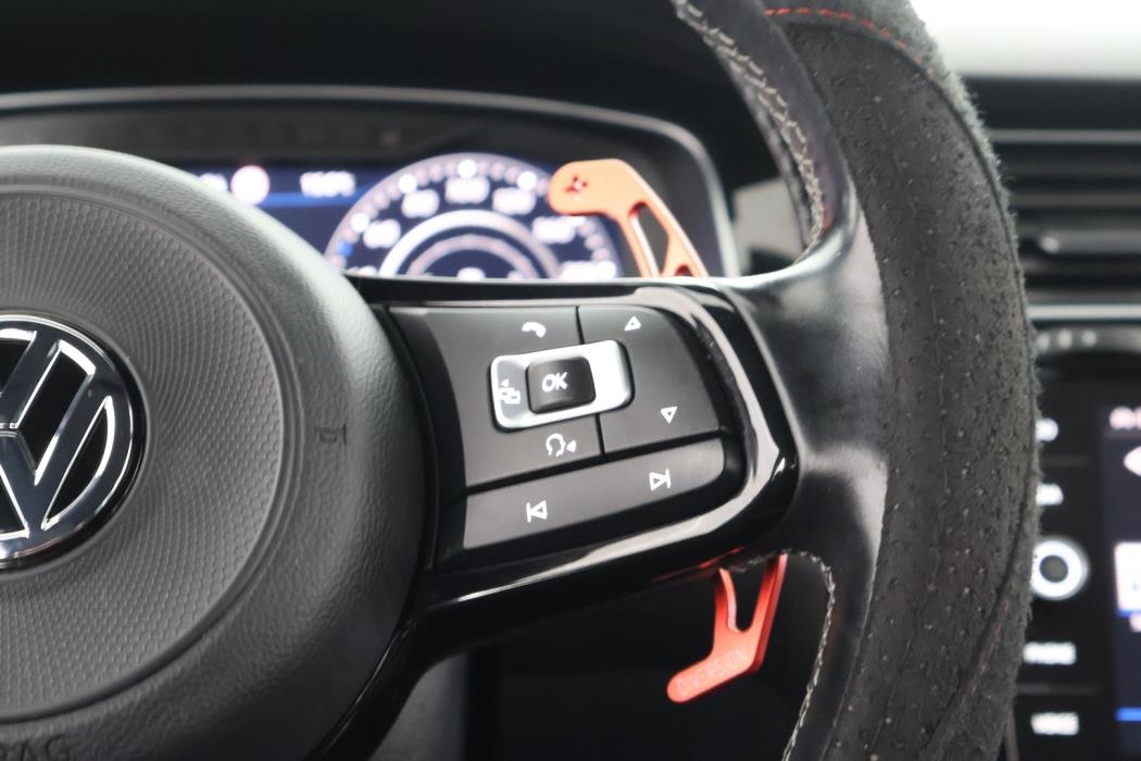 VOLKSWAGEN Golf 2018