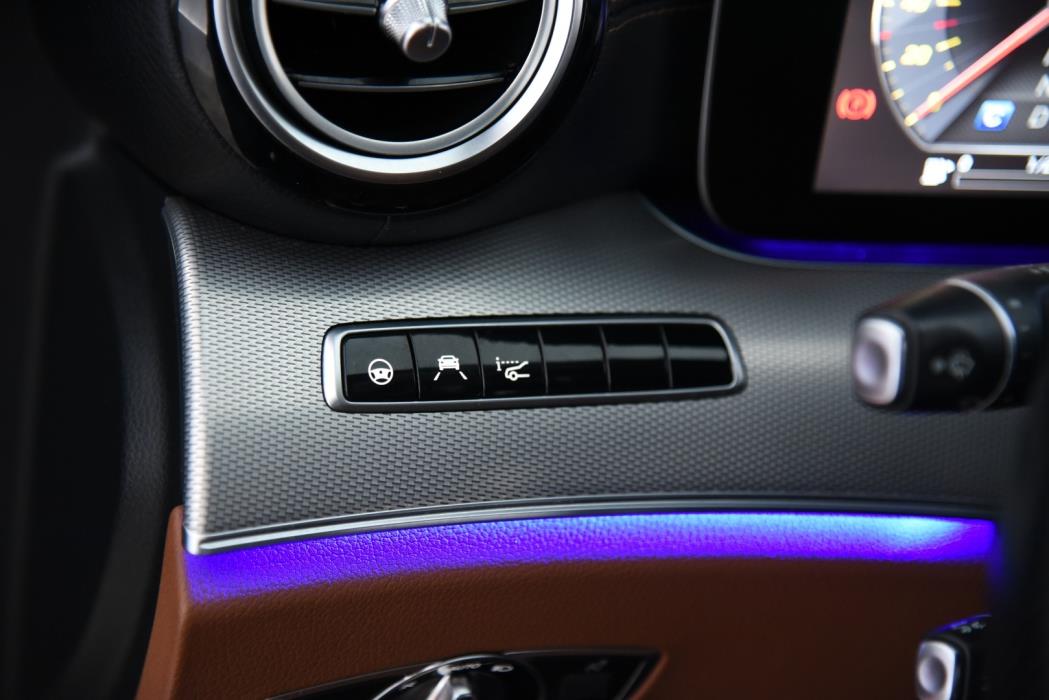 MERCEDES-BENZ E 2017