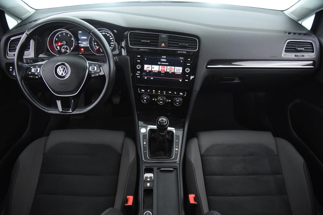 VOLKSWAGEN Golf 2018