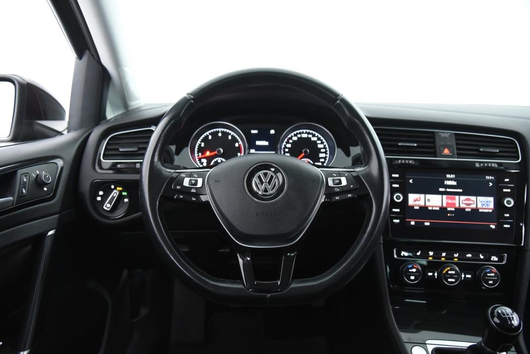 VOLKSWAGEN Golf 2018