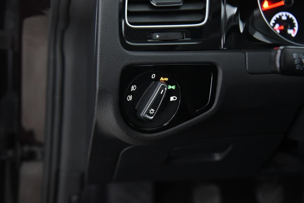 VOLKSWAGEN Golf 2018