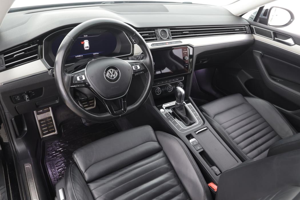 VOLKSWAGEN Passat 2018