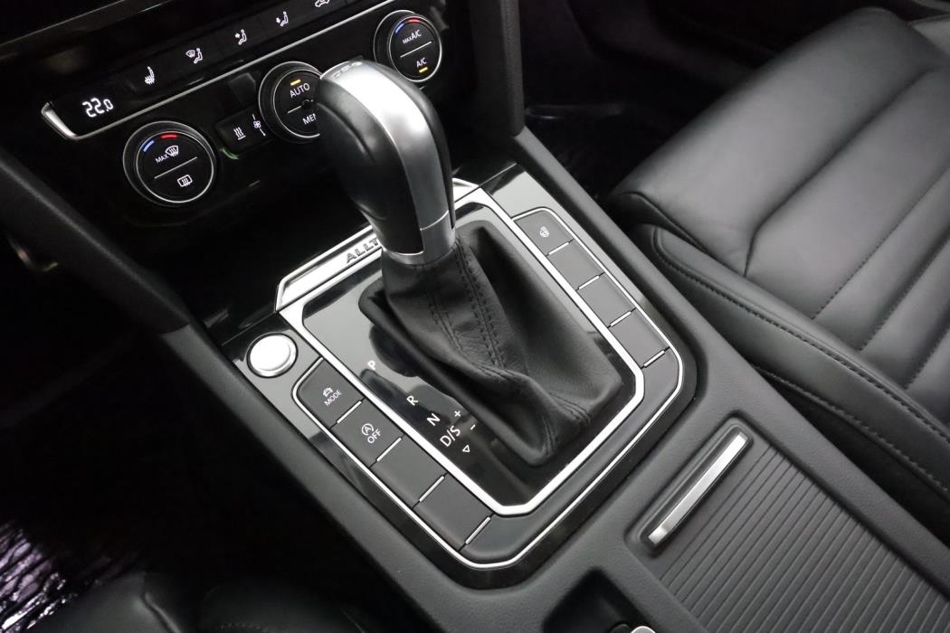 VOLKSWAGEN Passat 2018