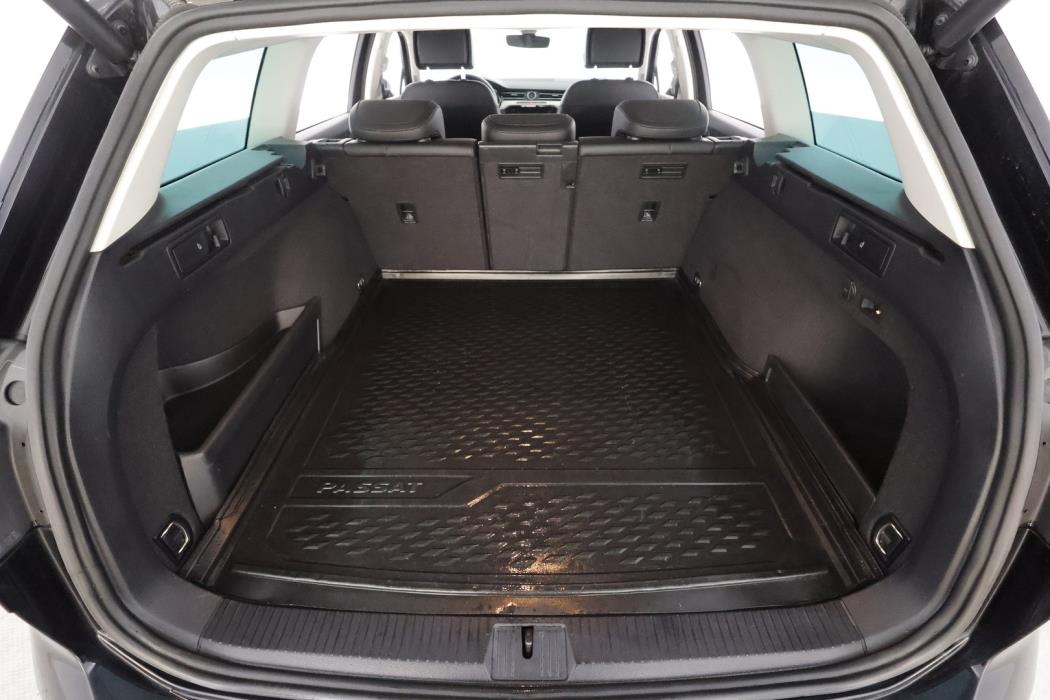 VOLKSWAGEN Passat 2018