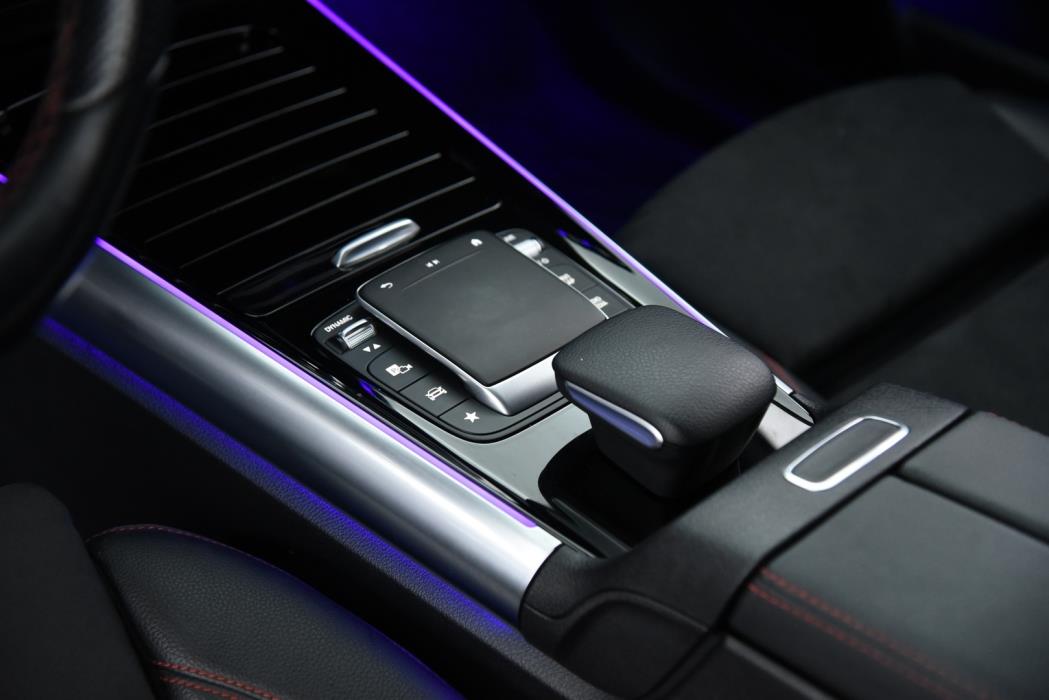 MERCEDES-BENZ EQA 2021