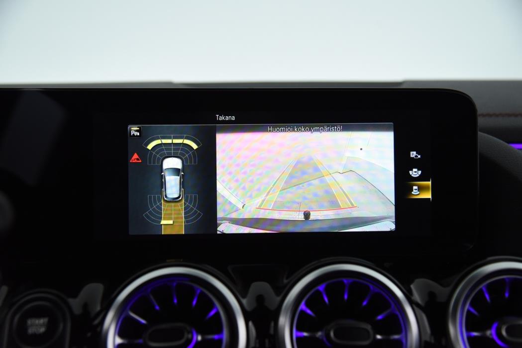 MERCEDES-BENZ EQA 2021