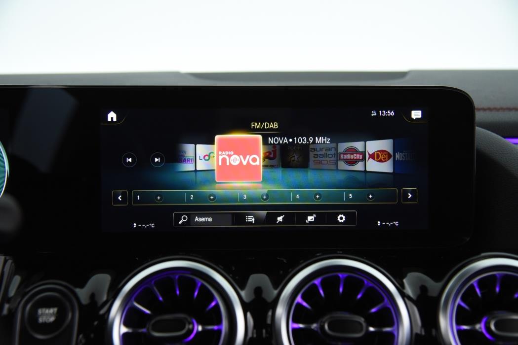 MERCEDES-BENZ EQA 2021