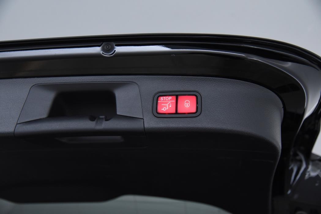 MERCEDES-BENZ EQA 2021