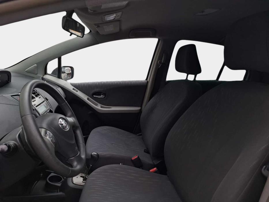 TOYOTA Yaris 2009