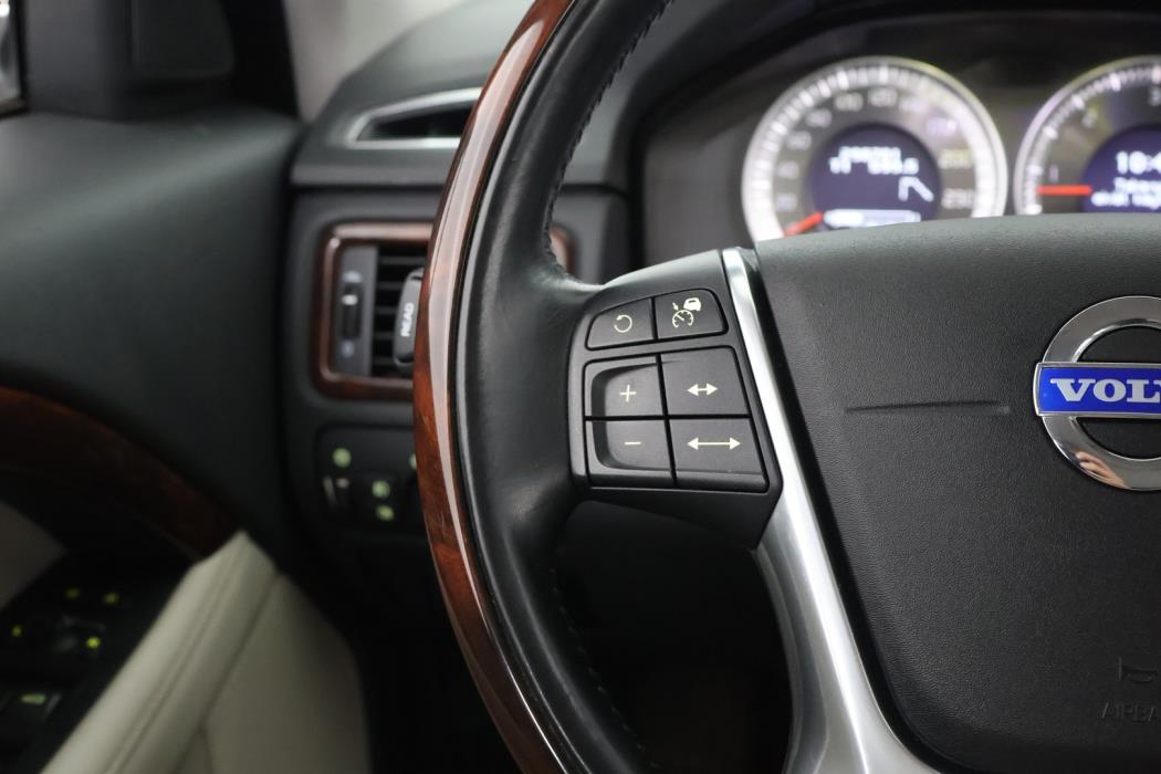 VOLVO XC70 2012
