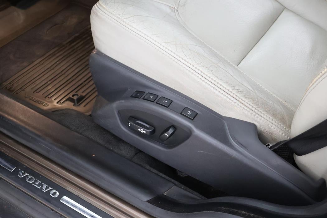 VOLVO XC70 2012