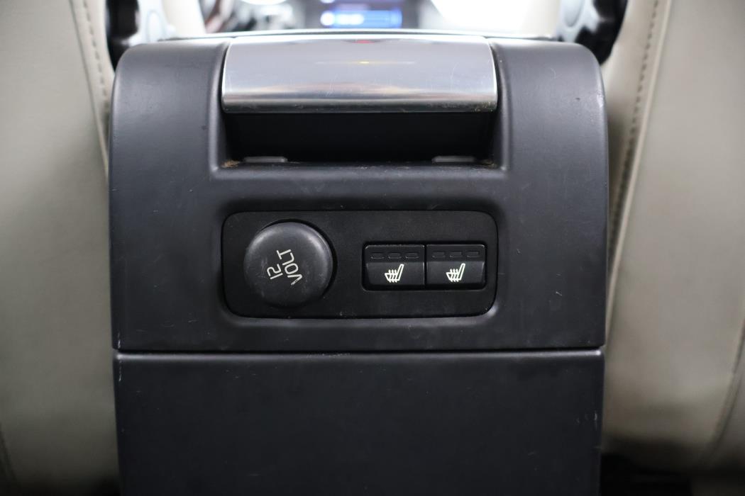 VOLVO XC70 2012